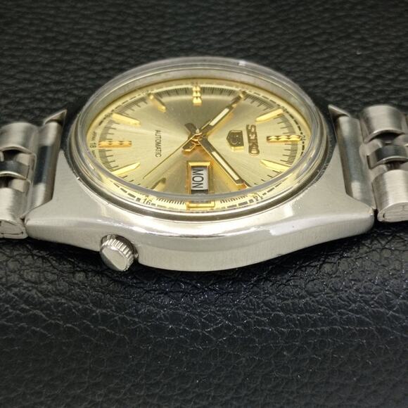 Vintage 1991 Seiko Automatic Mens Silver Watch W/daydate & Gold accents - Picture 5 of 10